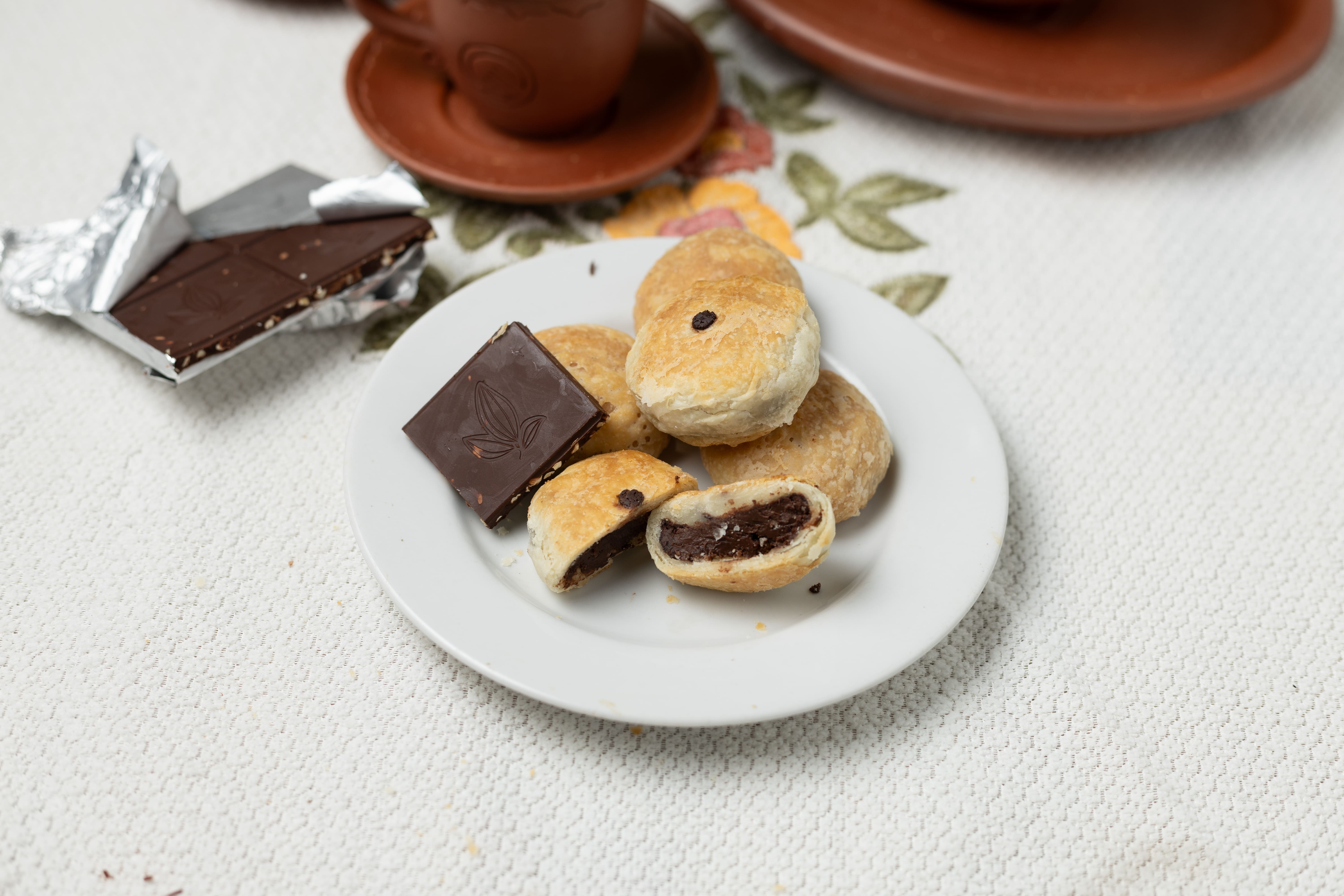 Pia Coklat